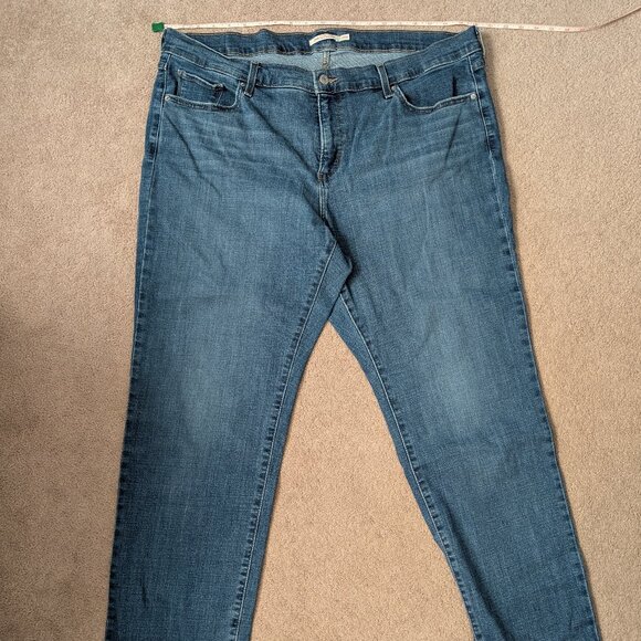 Women's Levi's - Mid Rise, Straight Leg Plus Size Jeans - Picture 1 of 6